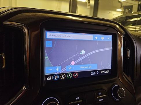 Used 2019 Chevrolet Silverado 1500 High Country w/ Technology Package image 13