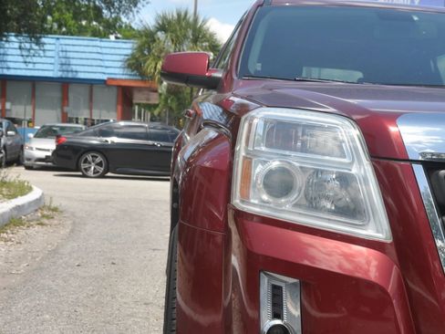 Used 2011 GMC Terrain SLE FWD image 32