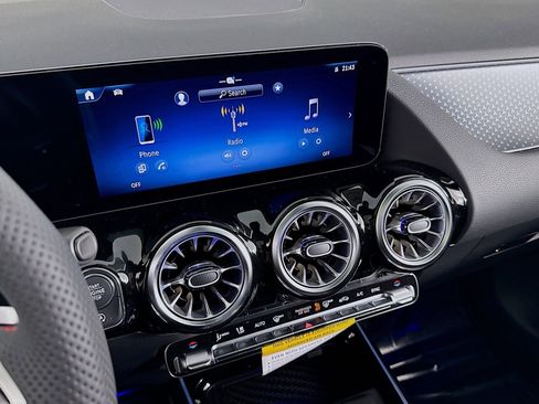 New 2026 Mercedes-Benz GLA 250 image 19