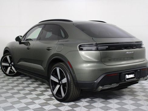 Used 2025 Porsche Macan 4 Electric image 3