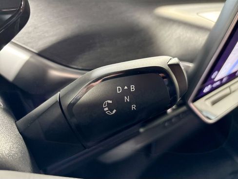 Certified 2025 Volkswagen ID. Buzz Pro S Plus AWD/4WD image 19