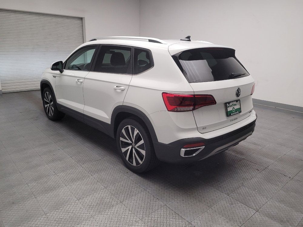 Used 2023 Volkswagen Taos SE w/ Panoramic Sunroof Package AWD/4WD image 5