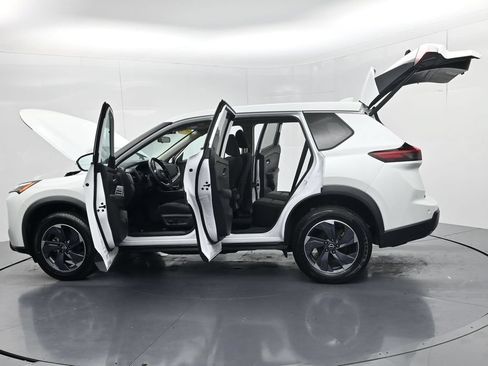 Used 2024 Nissan Rogue SV FWD image 71