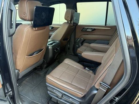 Used 2025 Chevrolet Tahoe High Country AWD/4WD image 28