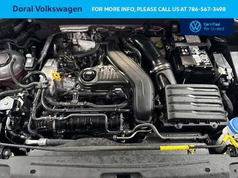 Used 2025 Volkswagen Taos SE w/ Panoramic Sunroof Package image 12