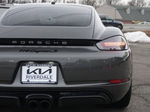 Used 2019 Porsche 718 Cayman RWD image 15