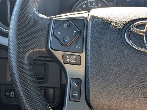 Used 2018 Toyota Tacoma TRD Sport image 22