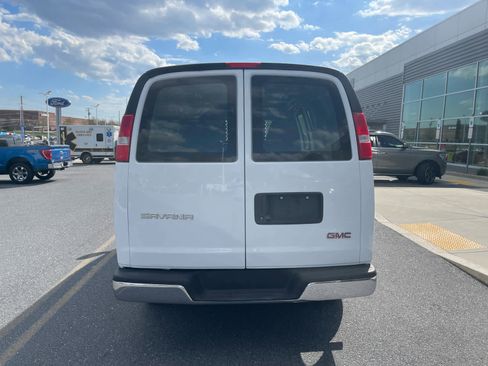 Used 2024 GMC Savana 2500 w/ Driver Convenience Package image 4