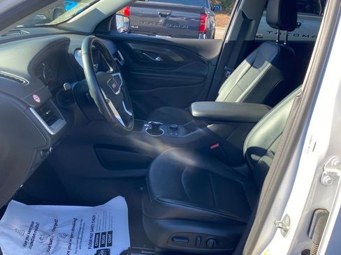 Used 2023 GMC Terrain SLT image 6