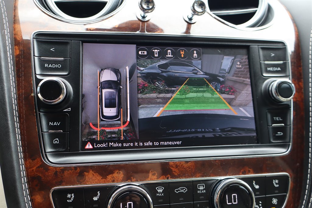 Used 2017 Bentley Bentayga AWD/4WD image 43