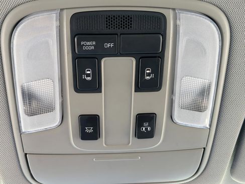 Used 2020 Kia Sedona EX FWD image 10