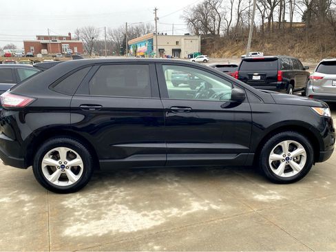 Used 2017 Ford Edge SE image 5