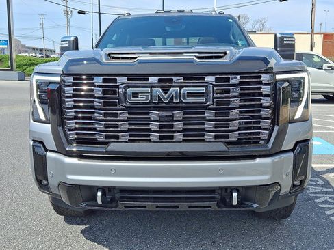 Used 2025 GMC Sierra 2500 Denali Ultimate AWD/4WD image 2