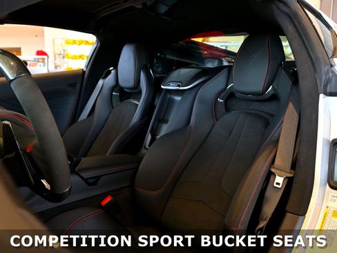 Used 2024 Chevrolet Corvette Z06 w/ Z07 Performance Package image 8