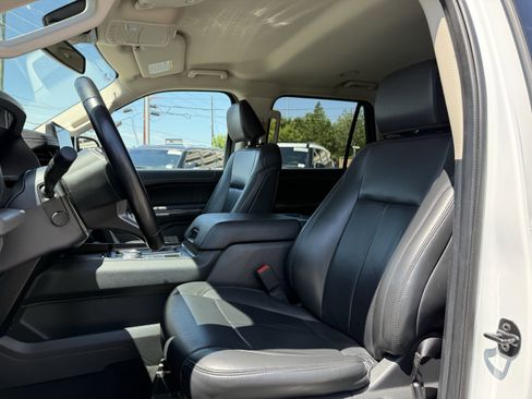 Used 2024 Ford Expedition XLT RWD image 13