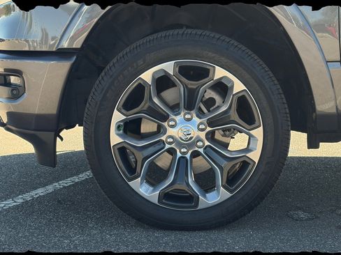 Used 2022 RAM 1500 Limited image 11