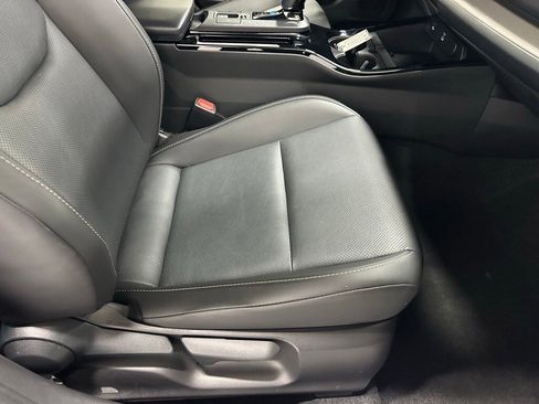 Used 2025 Toyota Prius XLE image 60