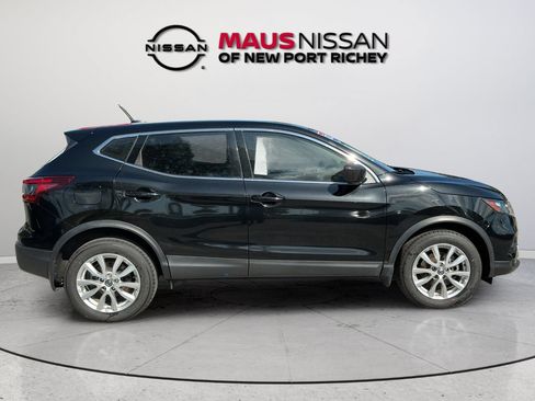 Certified 2022 Nissan Rogue Sport S FWD image 12
