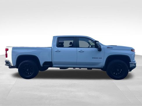 Used 2024 Chevrolet Silverado 2500 LT AWD/4WD image 7