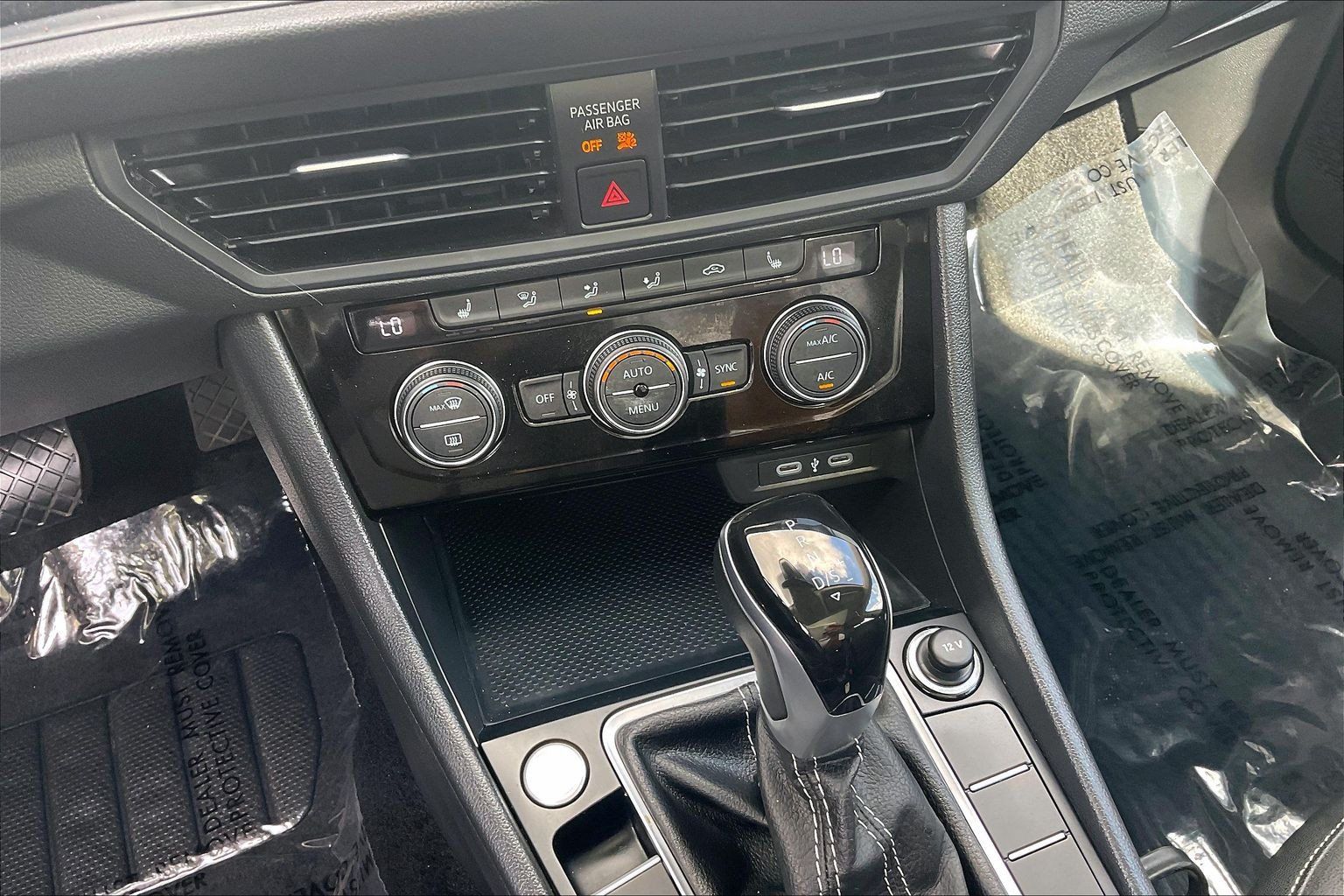 Used 2024 Volkswagen Jetta SE FWD image 39