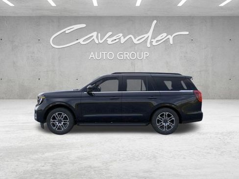New 2025 Ford Expedition Active RWD image 3