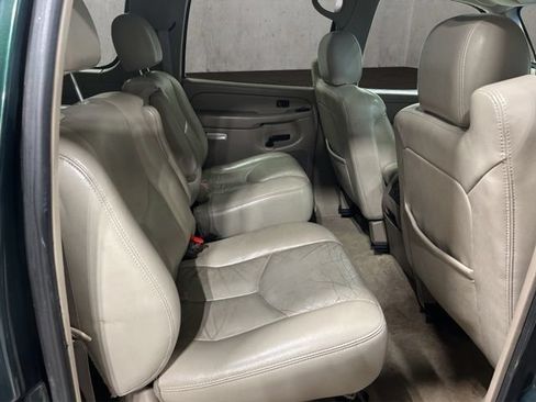 Used 2004 Chevrolet Suburban Z71 w/ Preferred Equipment Group AWD/4WD image 21