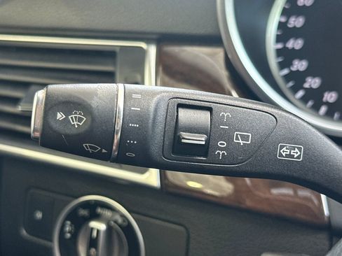 Used 2015 Mercedes-Benz ML 350 4MATIC image 32
