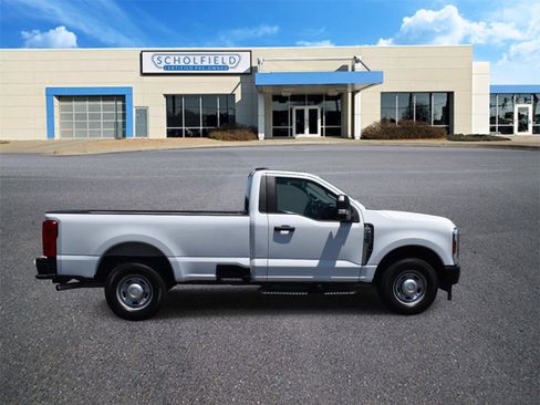 Used 2024 Ford F250 XL w/ XL Driver Assist Package RWD image 2