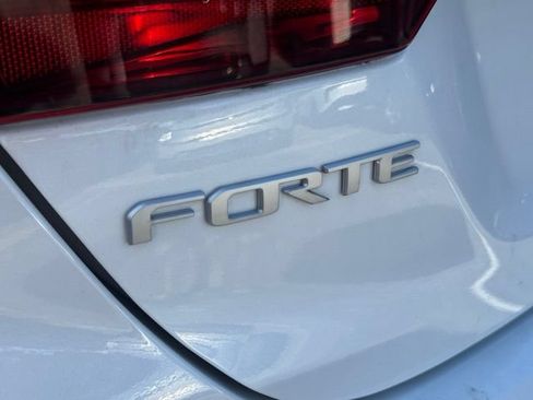 Certified 2024 Kia Forte LXS FWD image 3