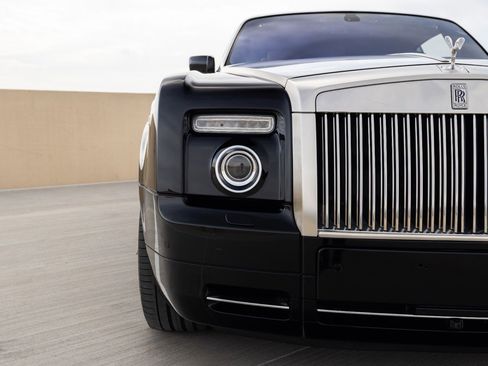 Used 2009 Rolls-Royce Phantom Drophead Coupe RWD image 17