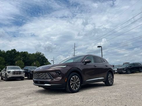 Used 2024 Buick Envision Preferred AWD/4WD image 2