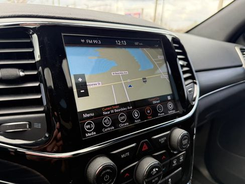 Used 2020 Jeep Grand Cherokee Limited w/ Premium Lighting Group image 25