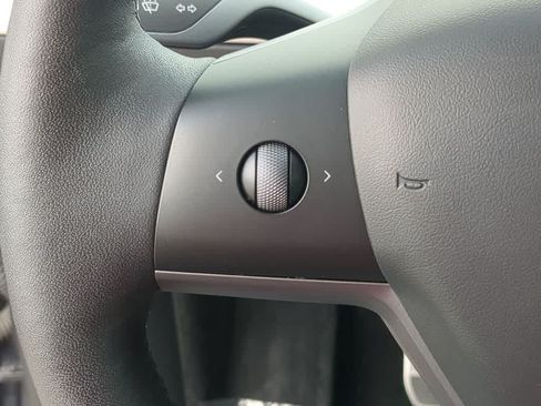 Used 2023 Tesla Model Y Performance AWD/4WD image 21