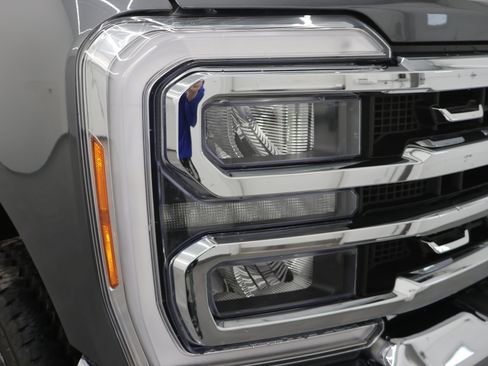 Used 2023 Ford F350 Lariat image 22