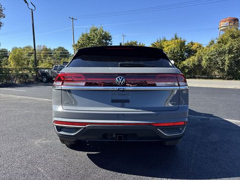 New 2026 Volkswagen Atlas Cross Sport SE image 7
