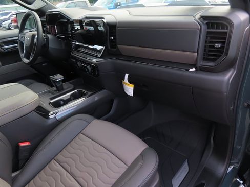 Certified 2025 Chevrolet Silverado 1500 ZR2 w/ Technology Package image 49