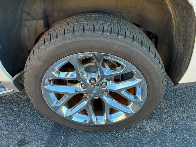 Used 2018 GMC Yukon XL Denali w/ Open Road Package AWD/4WD image 17