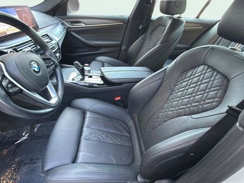 Used 2022 BMW 530i w/ Convenience Package RWD image 14