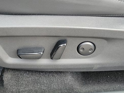 Used 2025 Nissan Murano SV AWD/4WD image 18