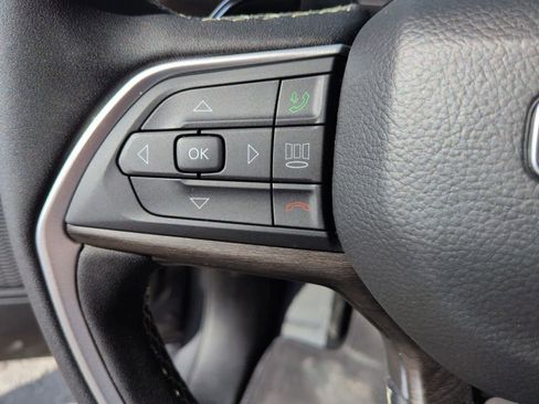 New 2026 Jeep Grand Cherokee Altitude AWD/4WD image 18