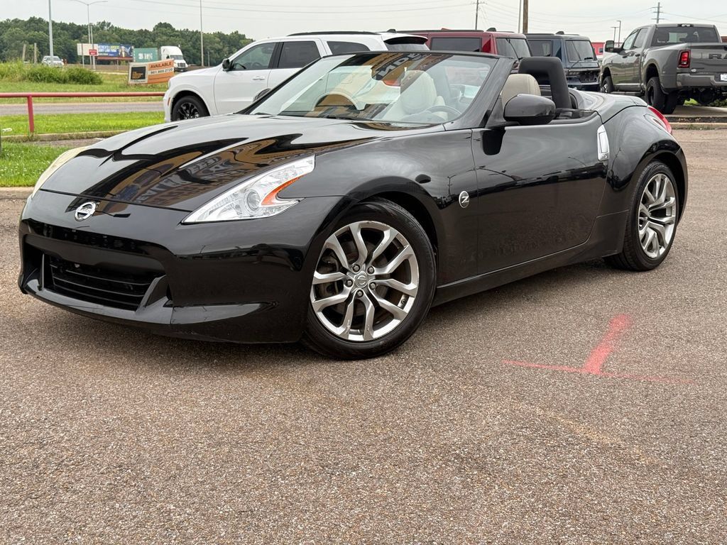 Used 2011 Nissan 370Z Touring RWD image 16