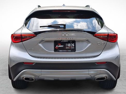 Used 2018 INFINITI QX30 AWD image 5