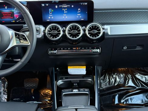 Certified 2025 Mercedes-Benz GLB 250 4MATIC image 13