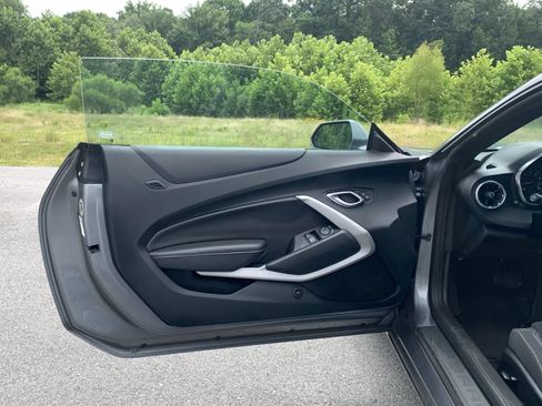 Used 2020 Chevrolet Camaro LT RWD image 22