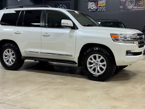 Used 2016 Toyota Land Cruiser AWD/4WD image 6