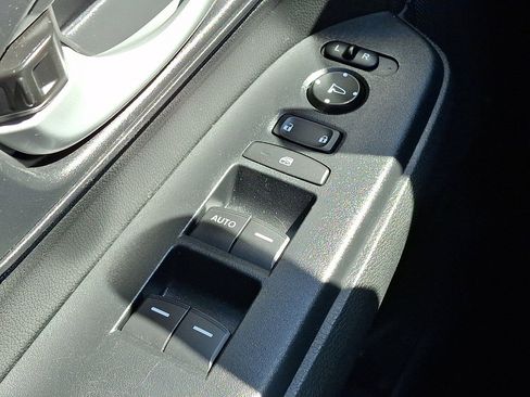 Used 2018 Honda CR-V LX image 30