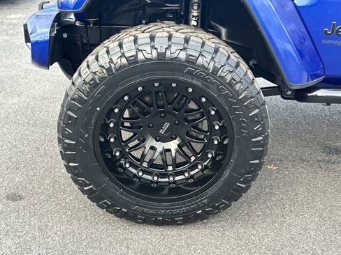 Used 2020 Jeep Wrangler Unlimited Sahara image 14