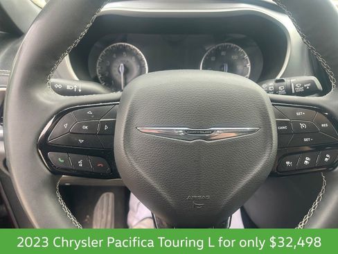 Used 2023 Chrysler Pacifica Touring-L w/ S Appearance Package AWD/4WD image 24