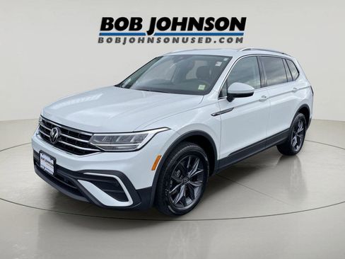 Used 2023 Volkswagen Tiguan SE AWD/4WD image 7
