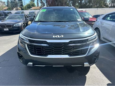 Certified 2024 Kia Seltos S image 2